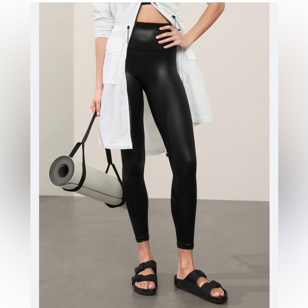 🌸329 Athleta Black Vegan Leather Leggings XS High Rise Coated Athleisure